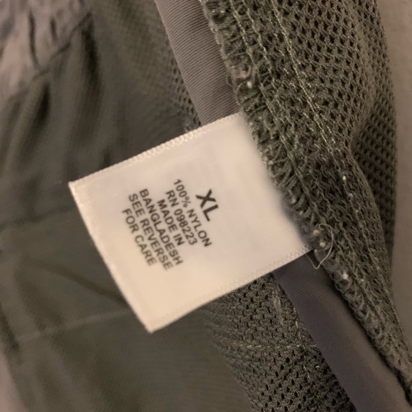 Magellan Outdoors Hiking pants Men’s size XL gray - Picture 4 of 16